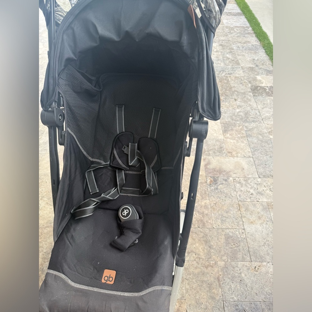GB Black Stroller